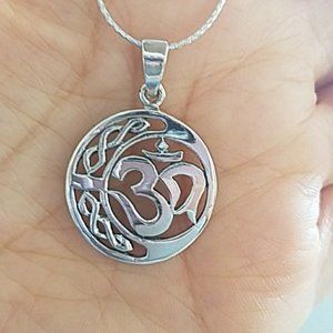 NEW OM PENDANT WITH 18" CHAIN 2PC SET